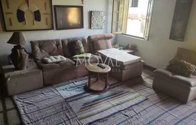 Imagem: A casa possui 3 Dormitórios, 4 Banheiros, 4 Vagas na garagem