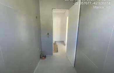 Imagem: A casa possui 3 Dormitórios, 3 Banheiros, 2 Vagas na garagem