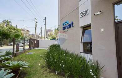 Imagem: O apartamento possui 1 Dormitório, 1 Banheiro, 1 Vaga na garagem