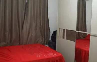 Imagem: A casa e possui 2 Dormitórios, 1 Banheiro, 1 Vaga na garagem