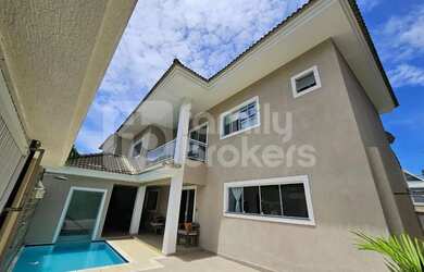 Imagem: O apartamento possui 4 Dormitórios, 5 Banheiros, 4 Vagas na