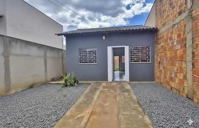 Imagem: A casa possui 2 Dormitórios, 1 Banheiro e está localizado