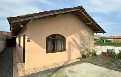 Imagem: A casa possui 5 Dormitórios, 1 Banheiro e 135m² de Área e