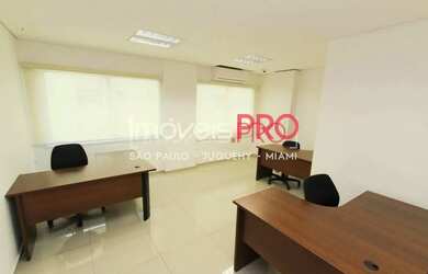 Imagem: O depósito possui 5 Vagas na garagem, 1.432m² de Área e