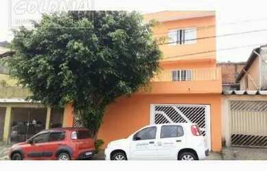 Imagem: A casa possui 2 Dormitórios, 2 Banheiros, 2 Vagas na garagem