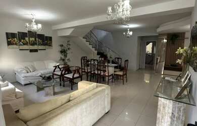 Imagem: A casa em condomínio possui 4 Dormitórios, 5 Banheiros, 4