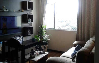 Imagem: O apartamento possui 2 Dormitórios, 1 Banheiro, 1 Vaga na garagem