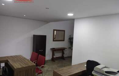 Imagem: O depósito possui 1 Vaga na garagem e 55m² de Área e está