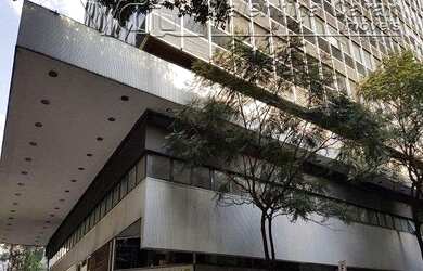 Imagem: O depósito para alugar possui 4 Vagas na garagem e 419m² de