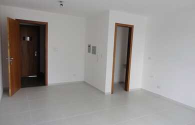 Imagem: O depósito para alugar possui 1 Vaga na garagem e 22m² de