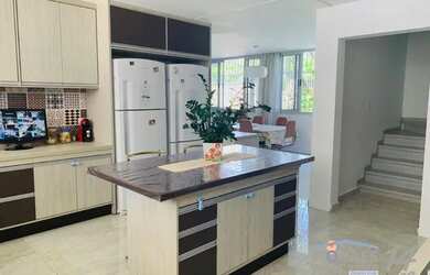 Imagem: A casa em condomínio possui 5 Dormitórios, 4 Banheiros, 5