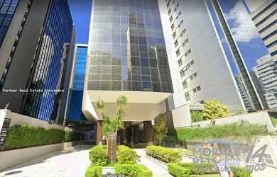 Imagem: O depósito possui 5 Vagas na garagem, 469m² de Área e está