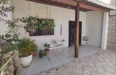 Imagem: A casa possui 2 Dormitórios, 1 Banheiro e está localizado