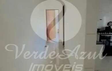 Imagem: A casa possui 2 Dormitórios, 2 Banheiros, 2 Vagas na garagem