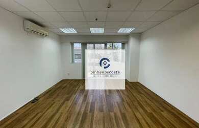 Imagem: O depósito possui 1 Vaga na garagem e 30m² de Área e está