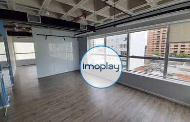 Imagem: O depósito possui 3 Vagas na garagem e 128m² de Área e está