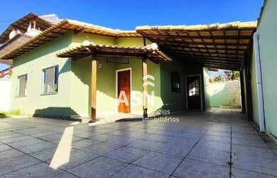 Imagem: A casa possui 2 Dormitórios, 2 Banheiros, 2 Vagas na garagem