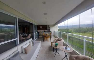 Imagem: O apartamento possui 4 Dormitórios, 5 Banheiros, 4 Vagas na