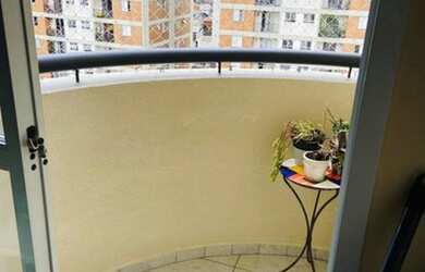 Imagem: O apartamento possui 2 Dormitórios, 1 Banheiro, 1 Vaga na garagem