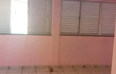 Imagem: A casa possui 2 Dormitórios, 1 Banheiro e está localizado