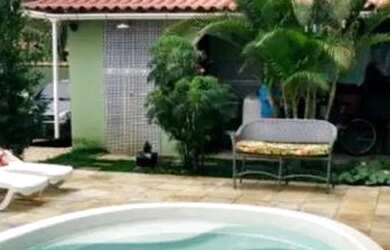 Imagem: A casa possui 5 Dormitórios, 4 Banheiros, 3 Vagas na garagem