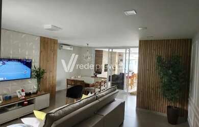 Imagem: A casa em condomínio possui 3 Dormitórios, 5 Banheiros, 4