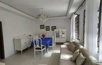 Imagem: A casa em condomínio possui 5 Dormitórios, 5 Banheiros, 2