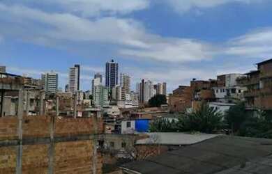 Imagem: A casa possui 1 Dormitório, 1 Banheiro e está localizado