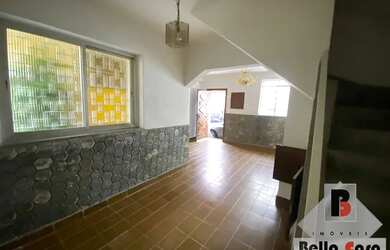 Imagem: A casa possui 2 Dormitórios, 2 Banheiros, 1 Vaga na garagem