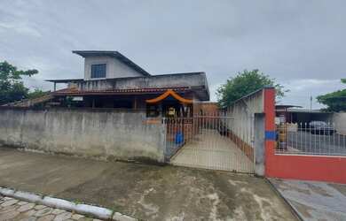 Imagem: A casa possui 2 Dormitórios, 2 Banheiros, 84m² de Área e