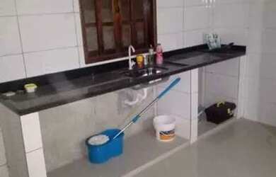 Imagem: A casa possui 2 Dormitórios, 2 Banheiros, 2 Vagas na garagem