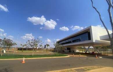 Imagem: O terreno possui 715m² de Área e está localizado em Alphaville