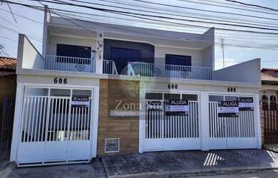 Imagem: A casa possui 2 Dormitórios, 3 Banheiros, 1 Vaga na garagem