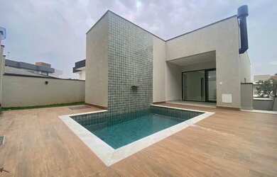 Imagem: A casa em condomínio possui 3 Dormitórios, 2 Banheiros, 4