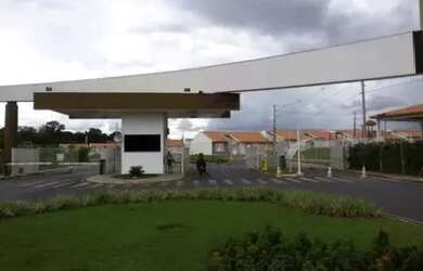 Imagem: A casa em condomínio possui 2 Dormitórios, 2 Banheiros, 2