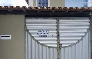 Imagem: A casa possui 2 Dormitórios, 1 Banheiro, 2 Vagas na garagem