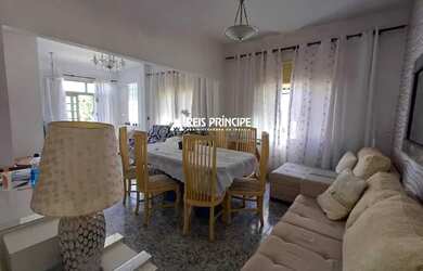 Imagem: A casa possui 3 Dormitórios, 2 Banheiros, 3 Vagas na garagem