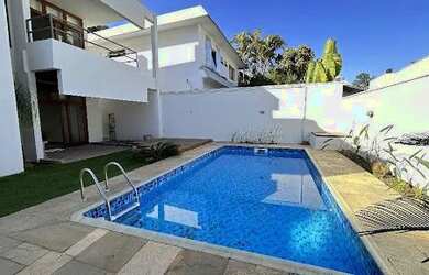 Imagem: A casa em condomínio possui 4 Dormitórios, 5 Banheiros, 4