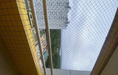 Imagem: A casa possui 3 Dormitórios, 1 Banheiro, 2 Vagas na garagem