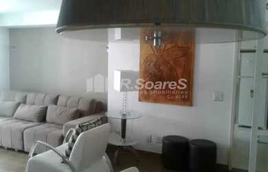 Imagem: O apartamento possui 3 Dormitórios, 3 Banheiros, 2 Vagas na