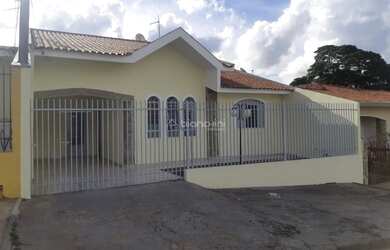 Imagem: A casa possui 3 Dormitórios, 2 Banheiros, 132m² de Área e