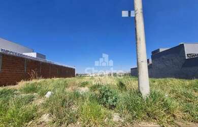 Imagem: O terreno possui 500m² de Área e está localizado em Laranjeiras