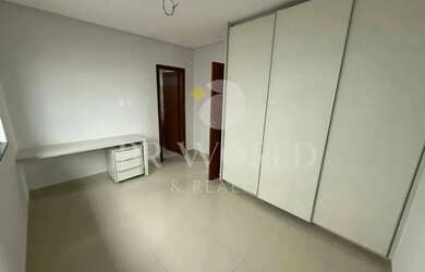 Imagem 6: Sobrado reformado com 4 suítes rico em armários, área de lazer no portal...