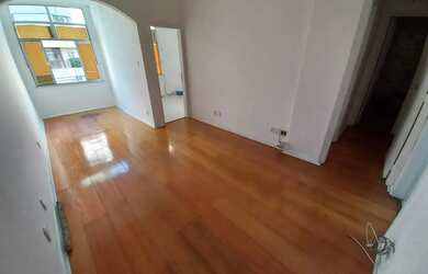 Imagem: O apartamento possui 2 Dormitórios, 2 Banheiros, 77m² de Área