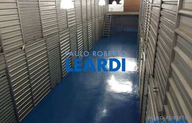 Imagem: O depósito possui 5 Vagas na garagem, 644m² de Área e está