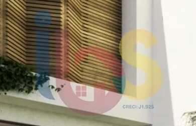 Imagem: A casa possui 4 Dormitórios, 4 Banheiros, 1 Vaga na garagem