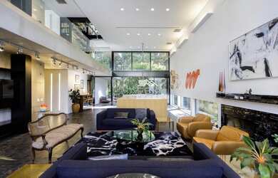 Imagem: A casa em condomínio possui 4 Dormitórios, 5 Banheiros, 5