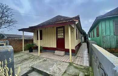 Imagem: A casa possui 2 Dormitórios, 1 Banheiro, 90m² de Área e está