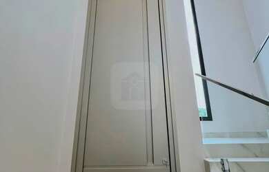 Imagem: A casa em condomínio possui 4 Dormitórios, 5 Banheiros, 4