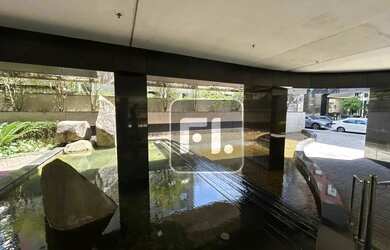 Imagem: O depósito possui 5 Vagas na garagem, 375m² de Área e está